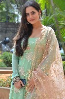 Ayesha Khan Photos